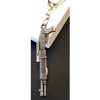 Kovová kľúčenka Zbraň 9013 (6,5 cm)